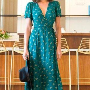 SYMBOLOGY Gingko Leaf Midi Wrap Dress in Emerald + Gold‎